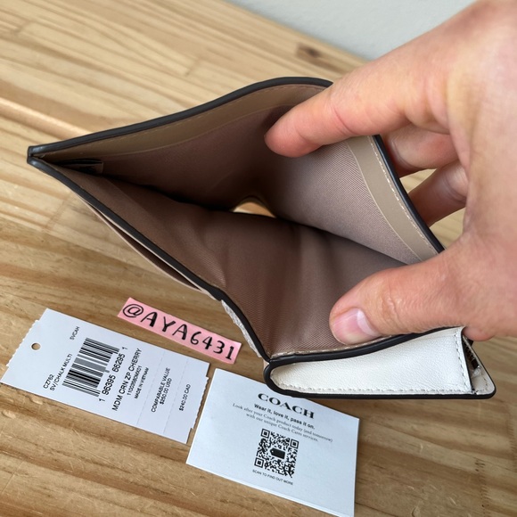 Coach Medium Corner Zip With Cherry Print🎈🎈 - Picture 8 of 11